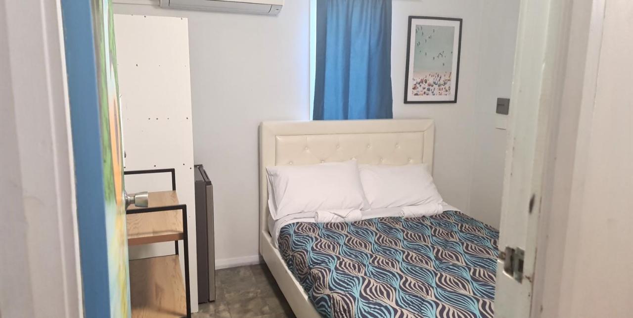แคสอะเวย์ แบ็คแพกเกอร์ Hostel แคนส์ ภายนอก รูปภาพ