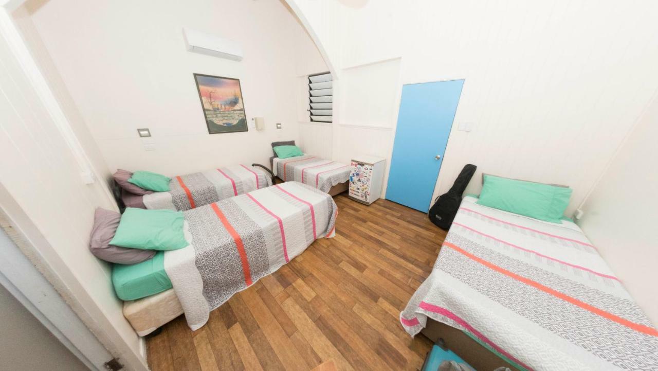 แคสอะเวย์ แบ็คแพกเกอร์ Hostel แคนส์ ภายนอก รูปภาพ