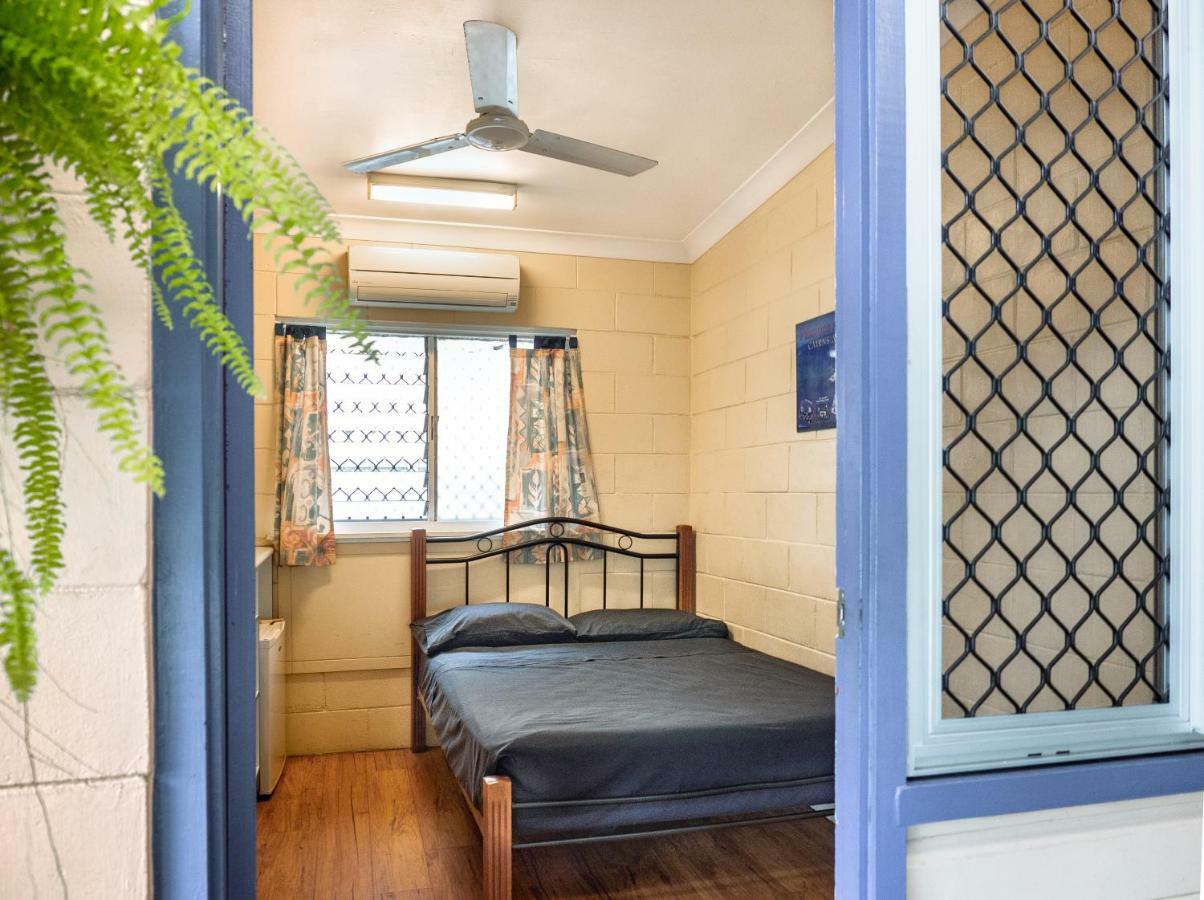 แคสอะเวย์ แบ็คแพกเกอร์ Hostel แคนส์ ภายนอก รูปภาพ